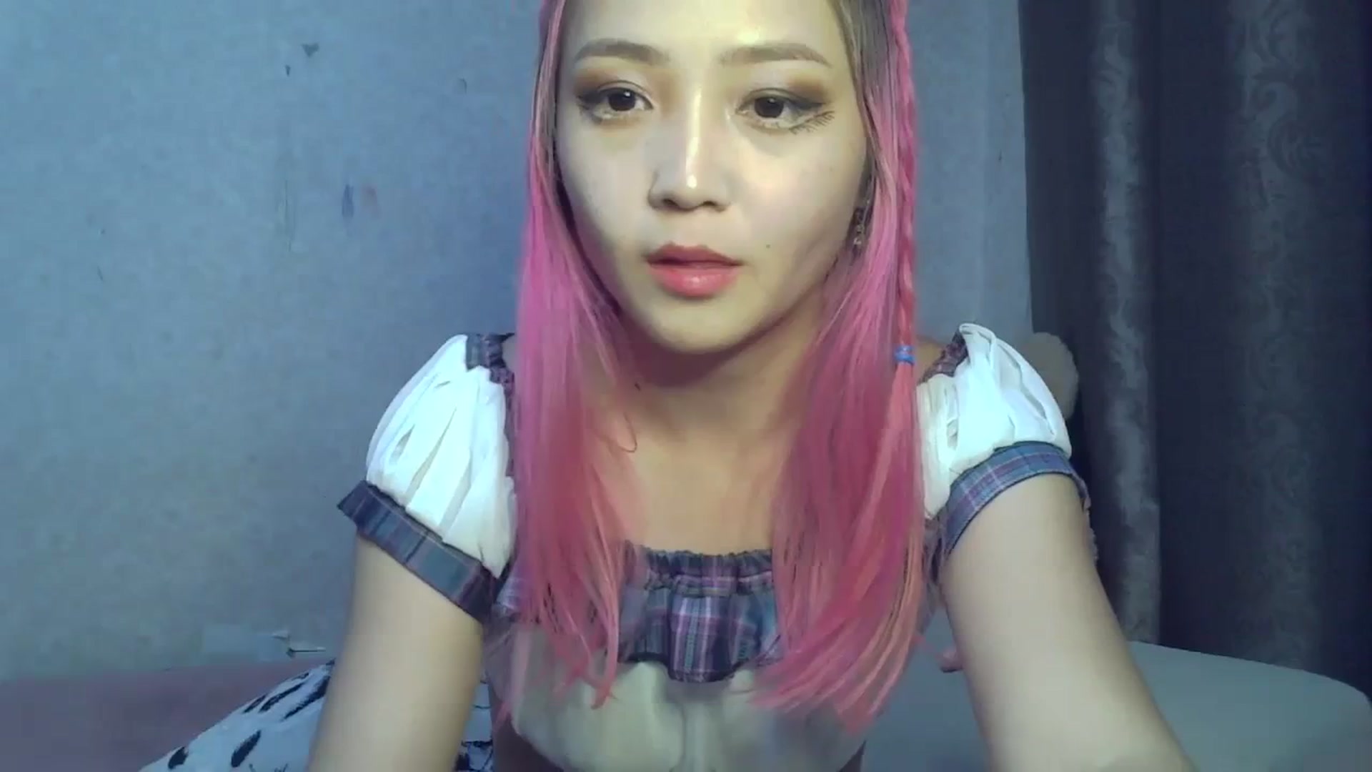 Gallery image thumbnail from SchoolBby's myfreecams stream on, 10/22/2023, 15:31 image 19 of 20