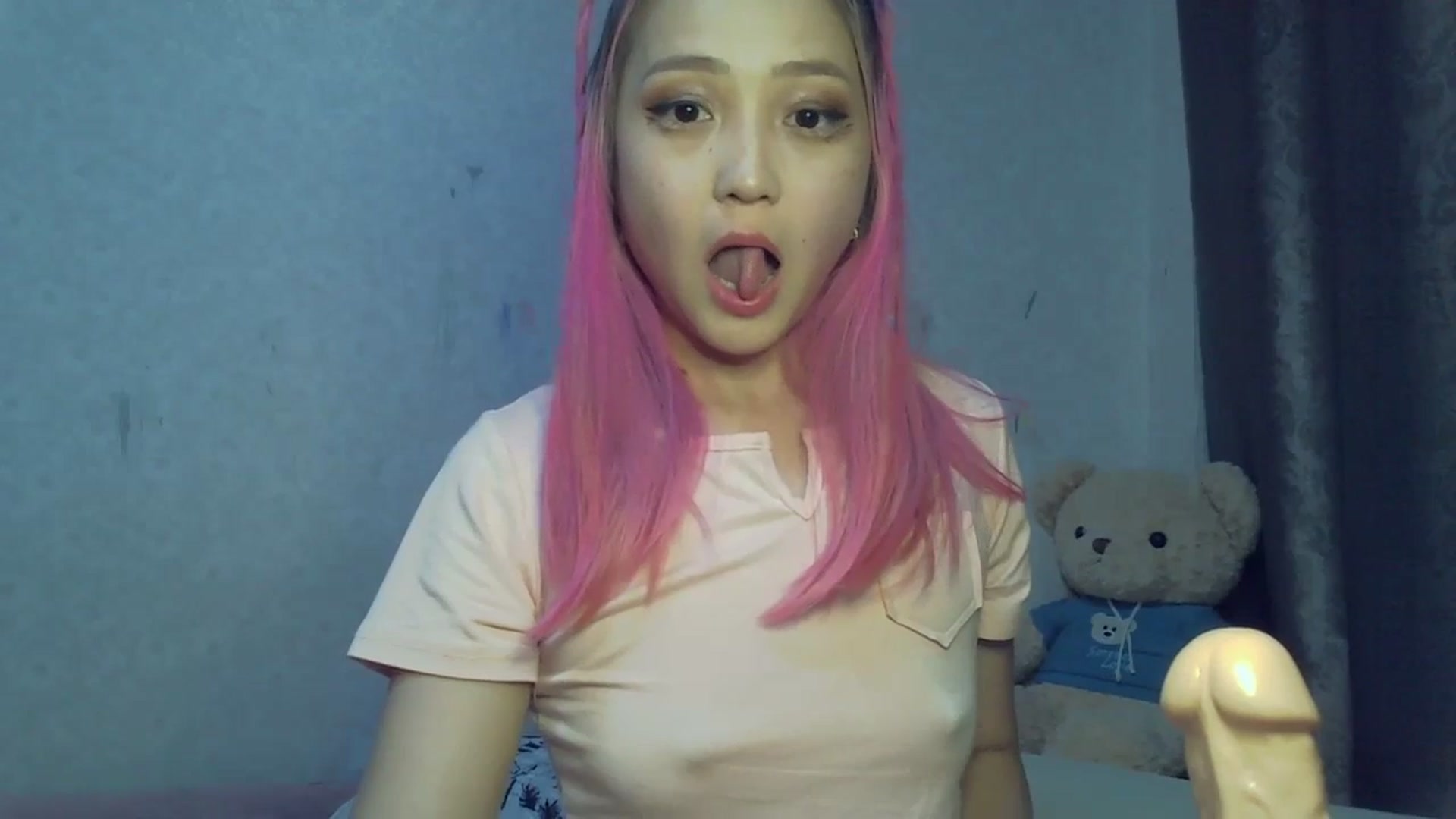 Gallery image thumbnail from SchoolBby's myfreecams stream on, 10/22/2023, 18:17 image 18 of 20