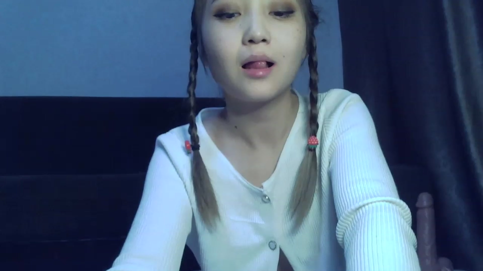 Gallery image thumbnail from SchoolGirl_69's myfreecams stream on, 04/19/2023, 16:16 image 3 of 20
