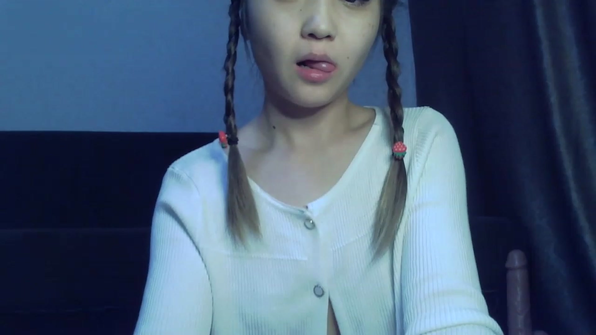 Gallery image thumbnail from SchoolGirl_69's myfreecams stream on, 04/19/2023, 16:16 image 14 of 20