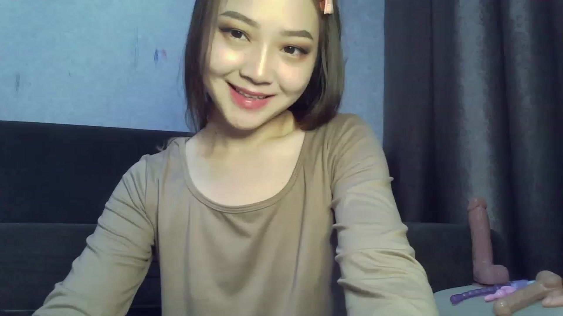 Gallery image thumbnail from SchoolGirl_69's myfreecams stream on, 05/01/2023, 12:54 image 15 of 20