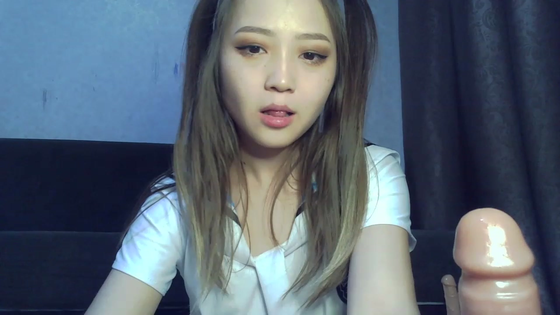 Gallery image thumbnail from SchoolGirl_69's myfreecams stream on, 05/02/2023, 14:30 image 13 of 20