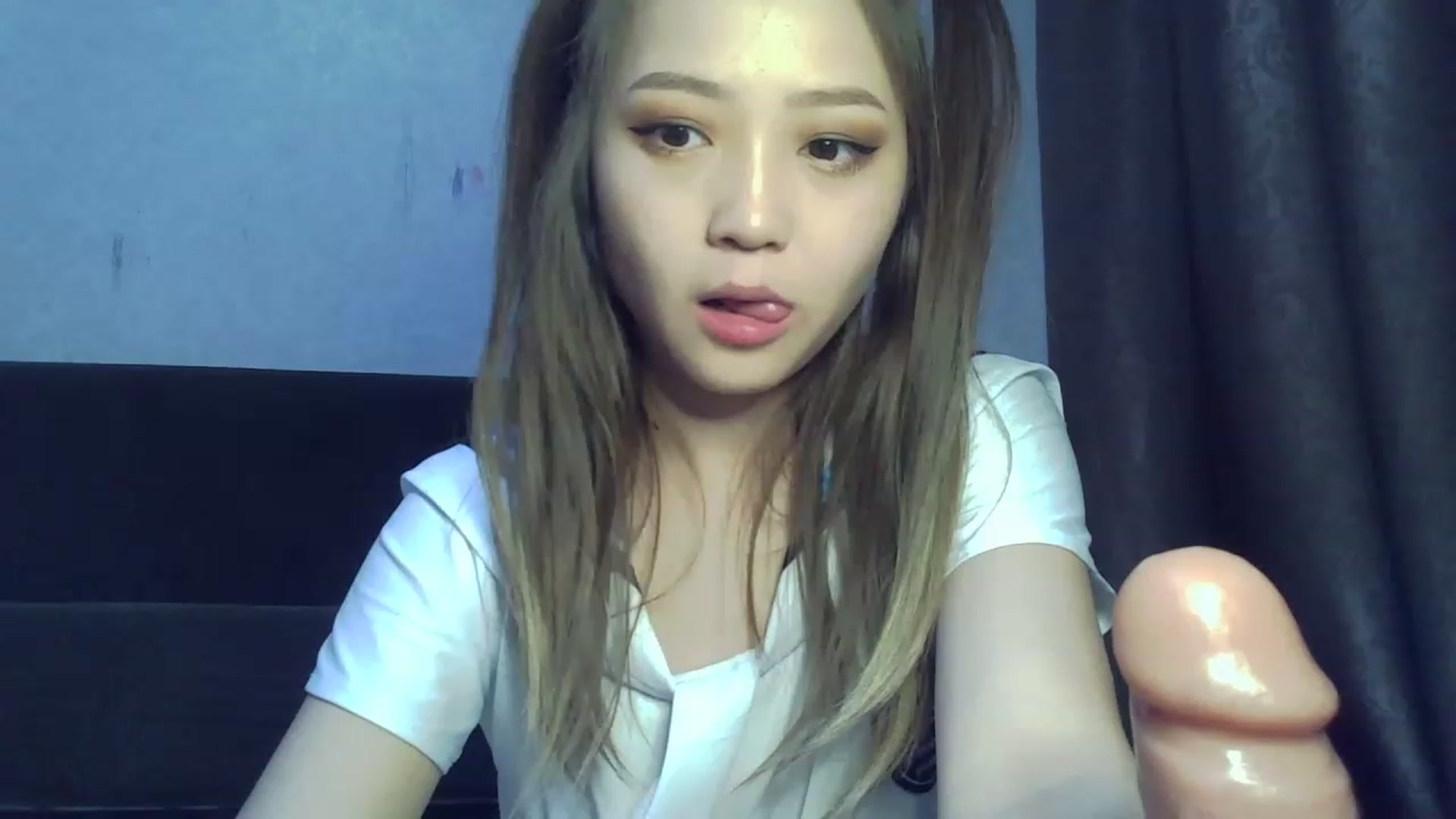 Gallery image thumbnail from SchoolGirl_69's myfreecams stream on, 05/02/2023, 14:30 image 17 of 20