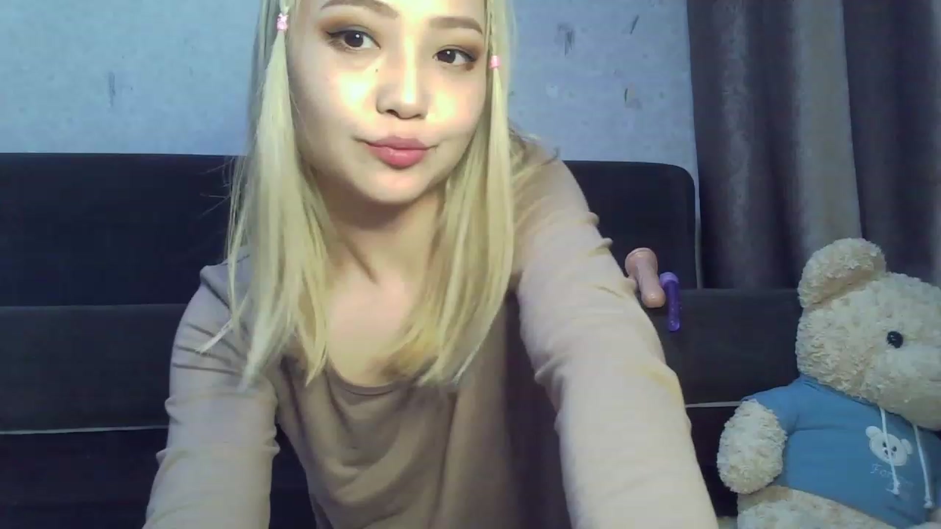 Gallery image thumbnail from SchoolGirl_69's myfreecams stream on, 06/03/2023, 15:22 image 7 of 20