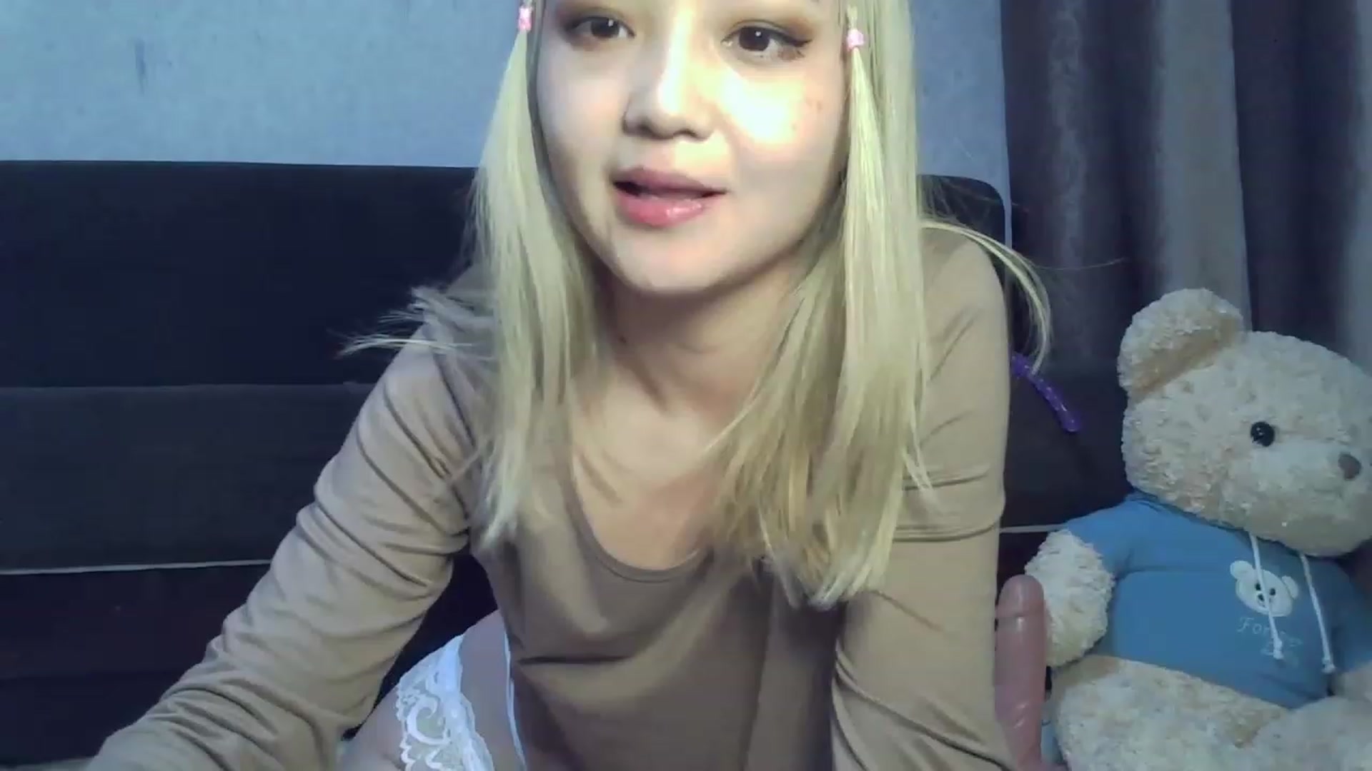 Gallery image thumbnail from SchoolGirl_69's myfreecams stream on, 06/03/2023, 15:22 image 11 of 20