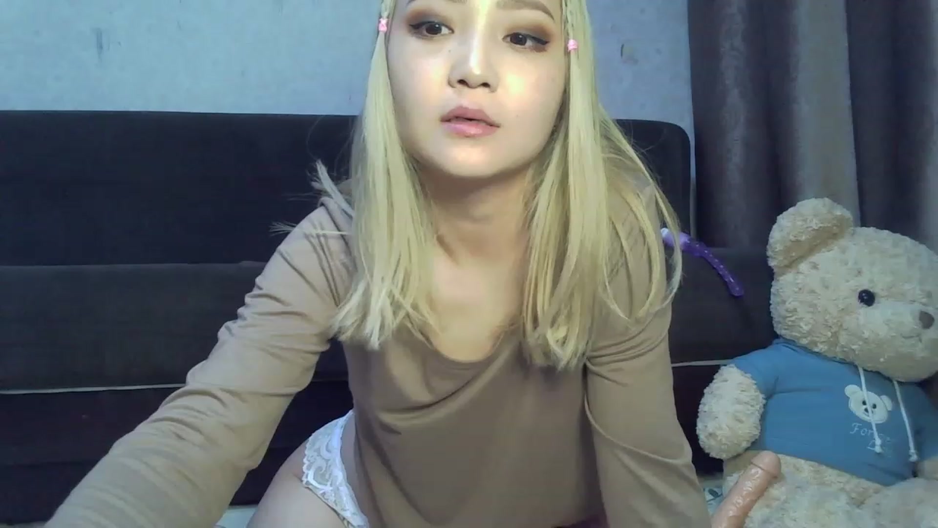 Gallery image thumbnail from SchoolGirl_69's myfreecams stream on, 06/03/2023, 15:22 image 10 of 20