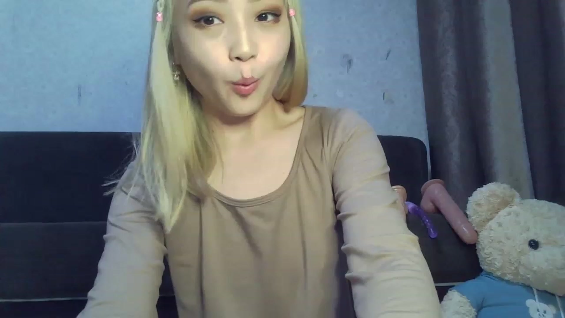 Gallery image thumbnail from SchoolGirl_69's myfreecams stream on, 06/03/2023, 15:22 image 1 of 20