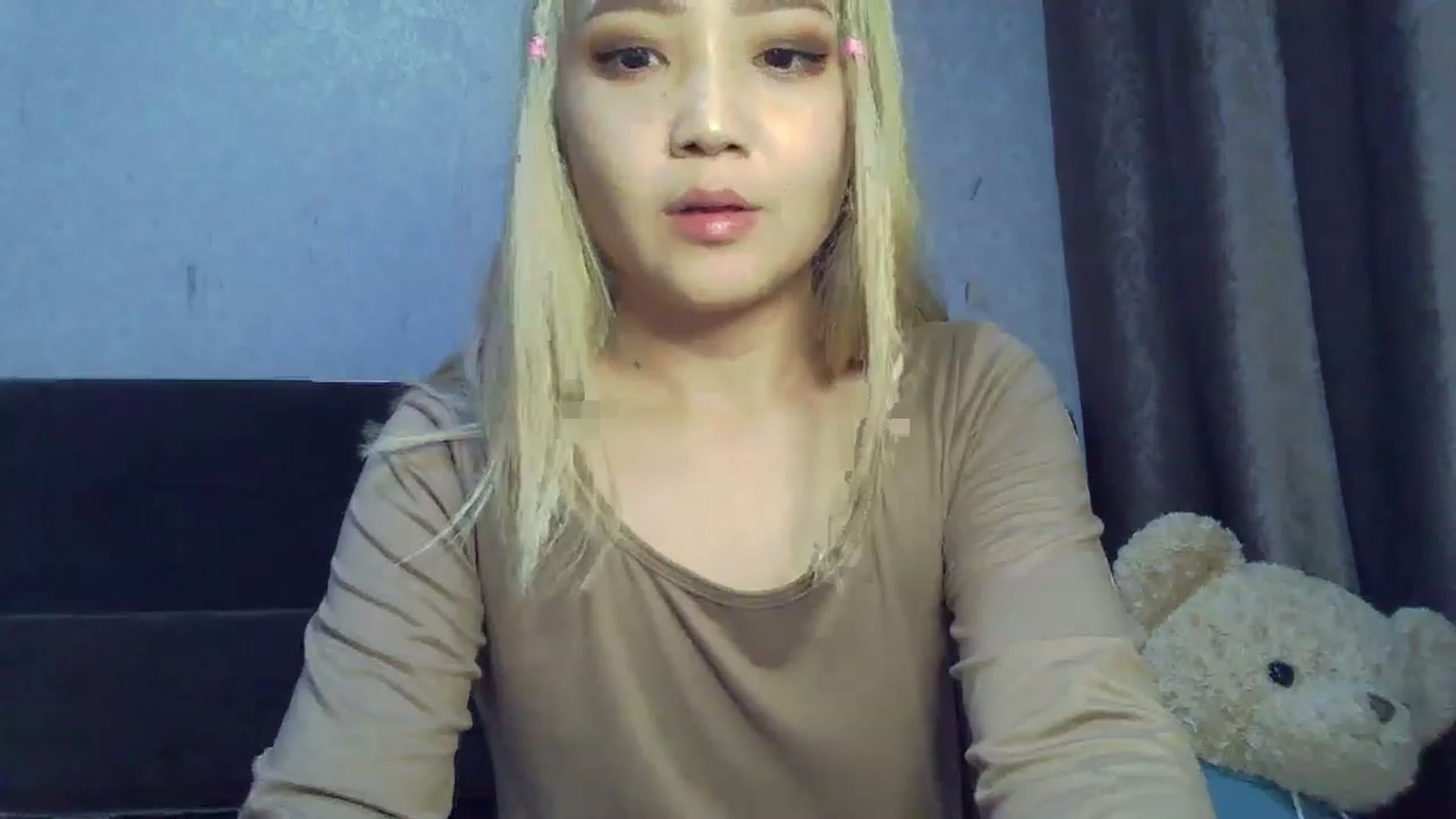 Gallery image thumbnail from SchoolGirl_69's myfreecams stream on, 06/03/2023, 16:51 image 15 of 20