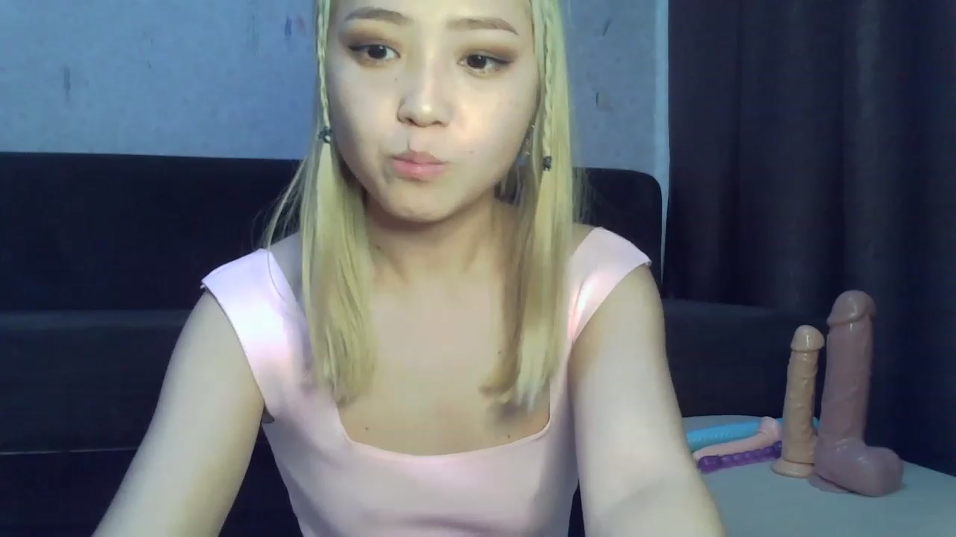 Gallery image thumbnail from SchoolGirl_69's myfreecams stream on, 06/08/2023, 09:04 image 13 of 20