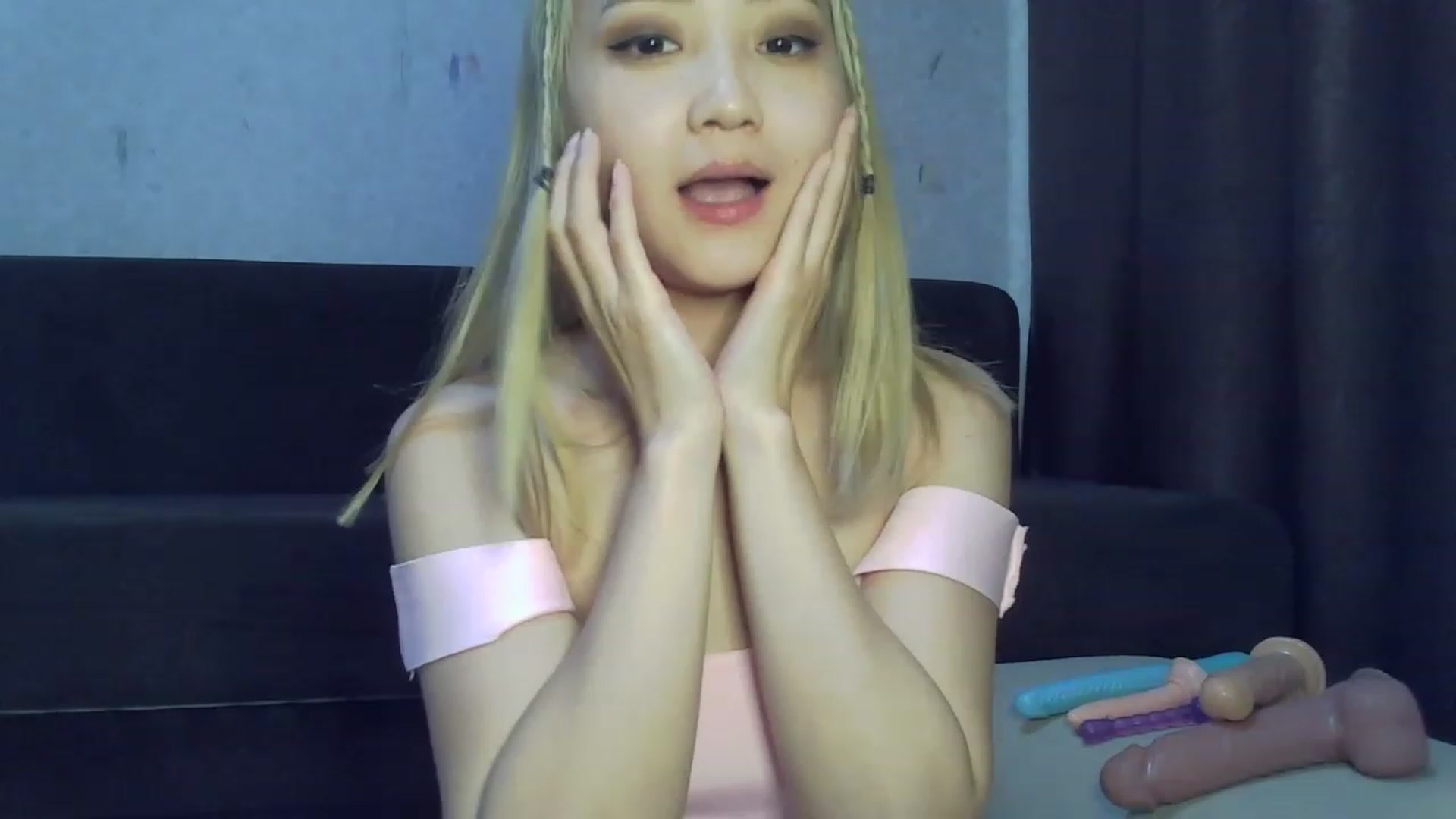 Gallery image thumbnail from SchoolGirl_69's myfreecams stream on, 06/08/2023, 09:04 image 3 of 20