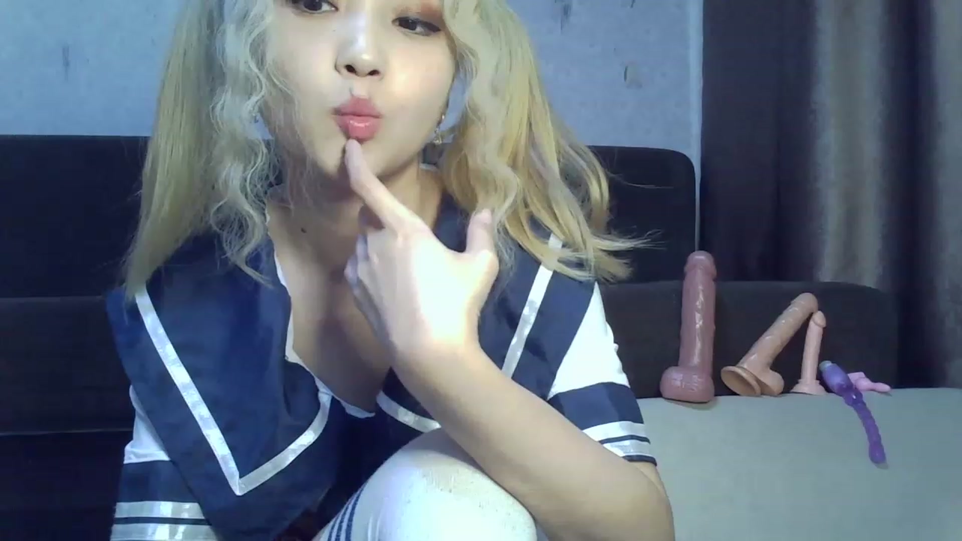 Gallery image thumbnail from SchoolGirl_69's myfreecams stream on, 06/12/2023, 08:14 image 16 of 20