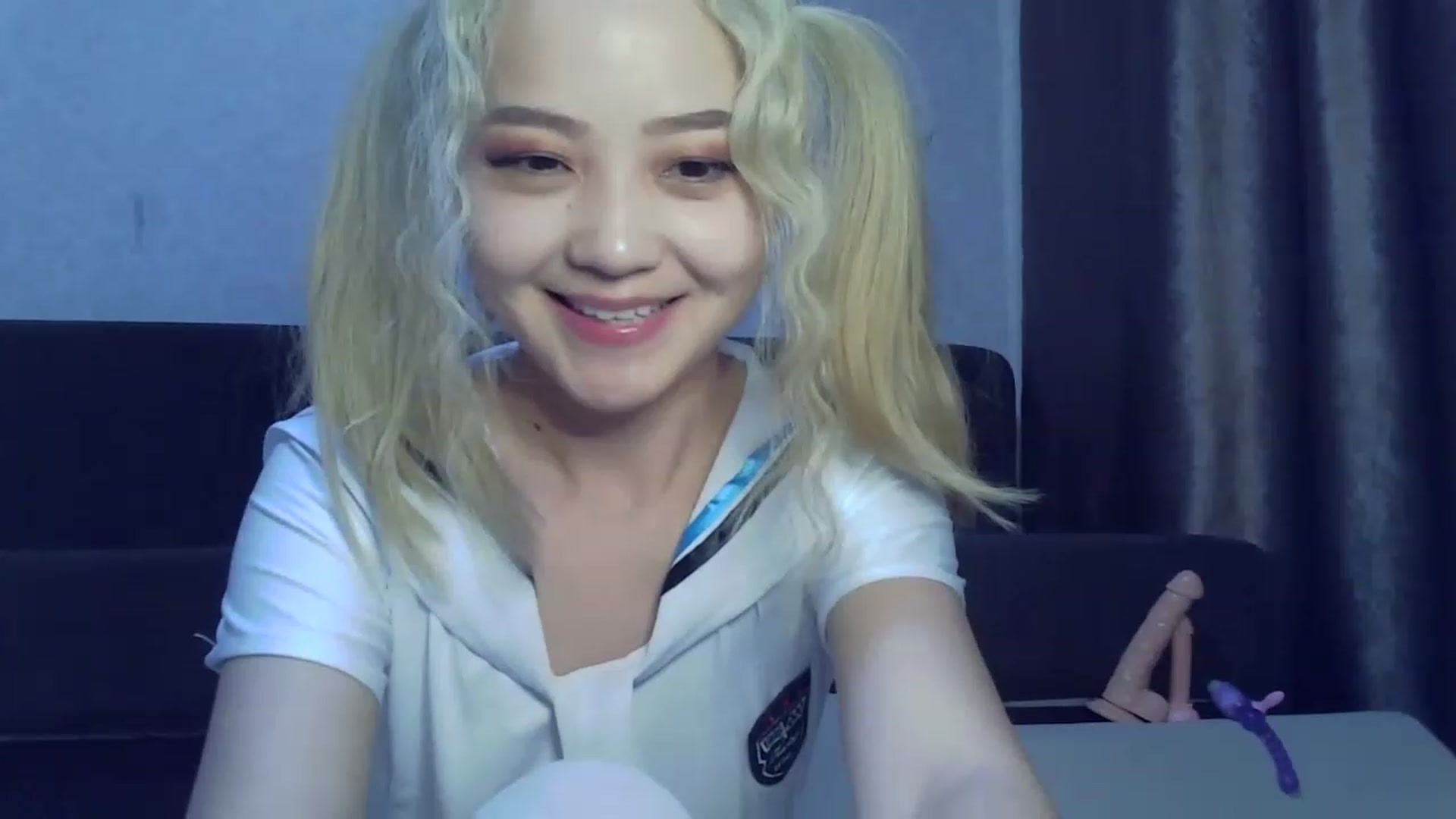 Gallery image thumbnail from SchoolGirl_69's myfreecams stream on, 06/12/2023, 11:28 image 6 of 20