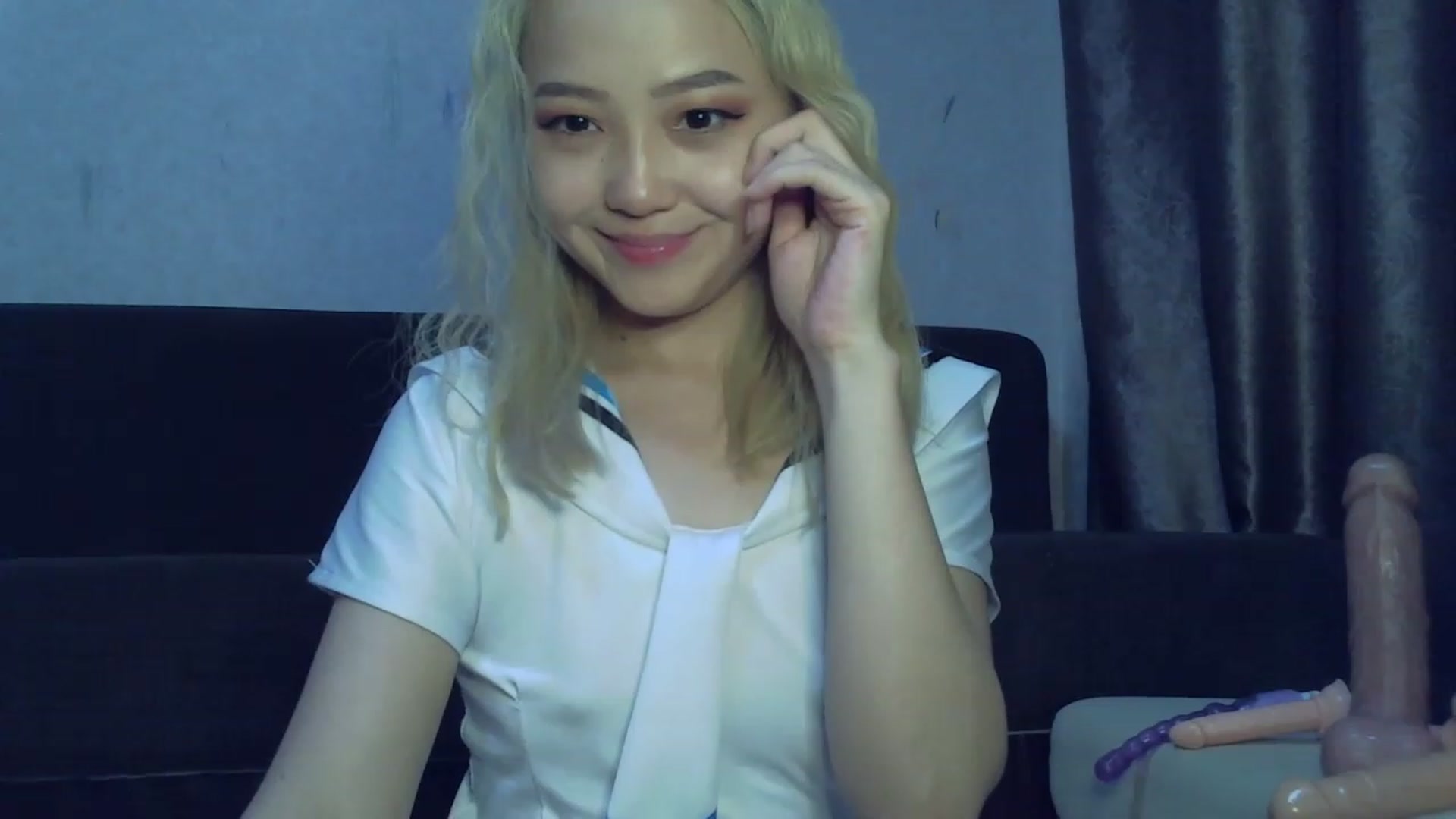 Gallery image thumbnail from SchoolGirl_69's myfreecams stream on, 06/12/2023, 17:14 image 9 of 20