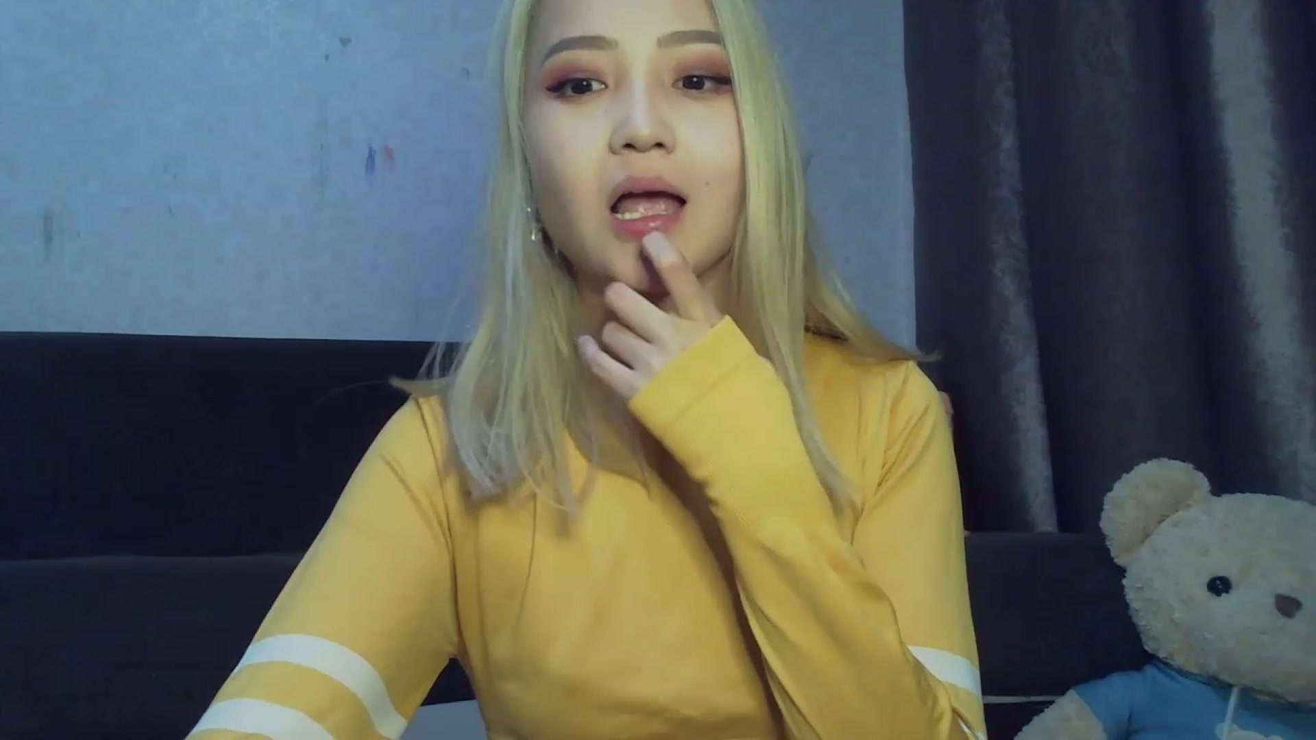 Gallery image thumbnail from SchoolGirl_69's myfreecams stream on, 06/19/2023, 15:58 image 6 of 20
