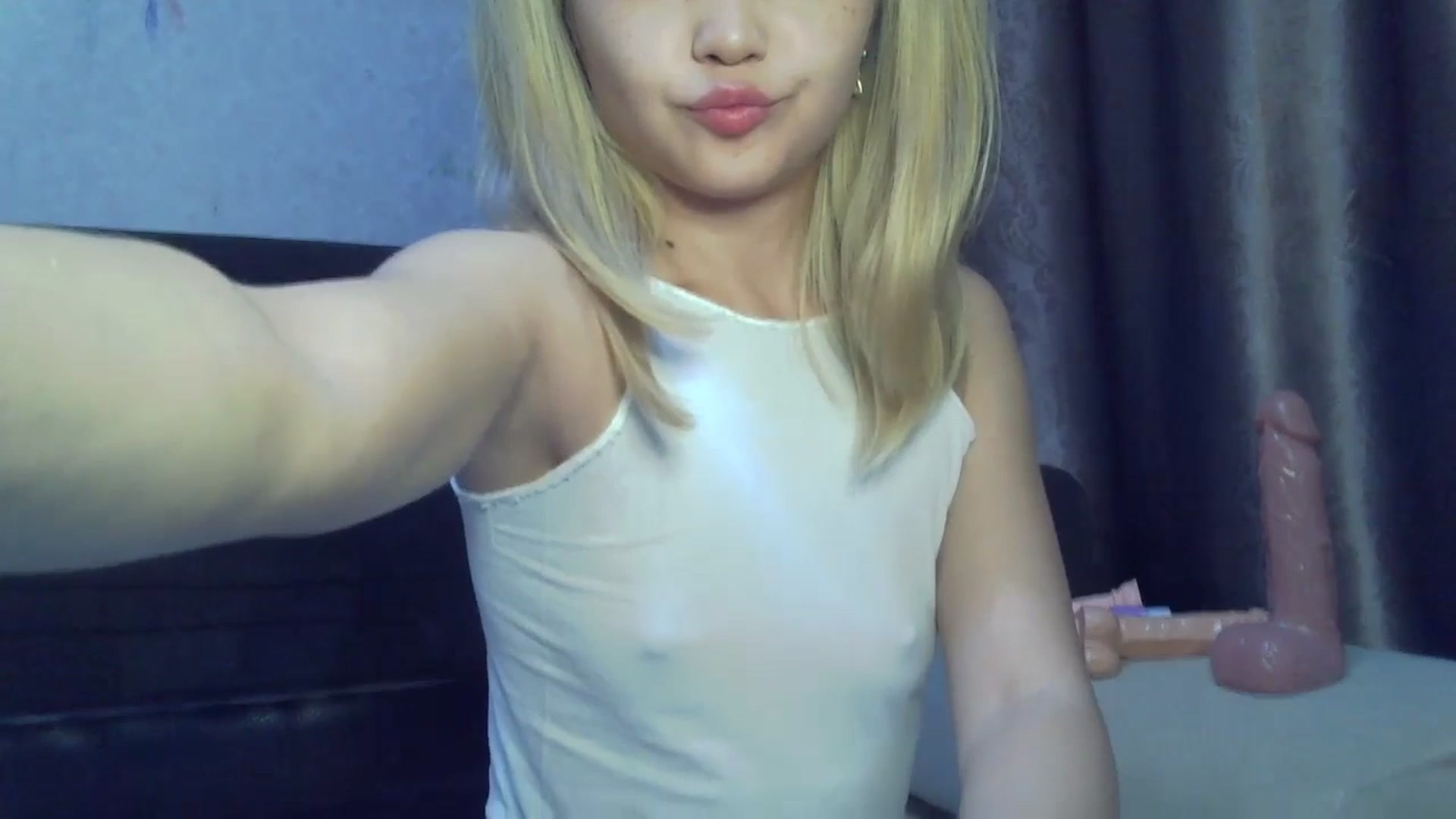 Gallery image thumbnail from SchoolGirl_69's myfreecams stream on, 07/05/2023, 16:37 image 4 of 20