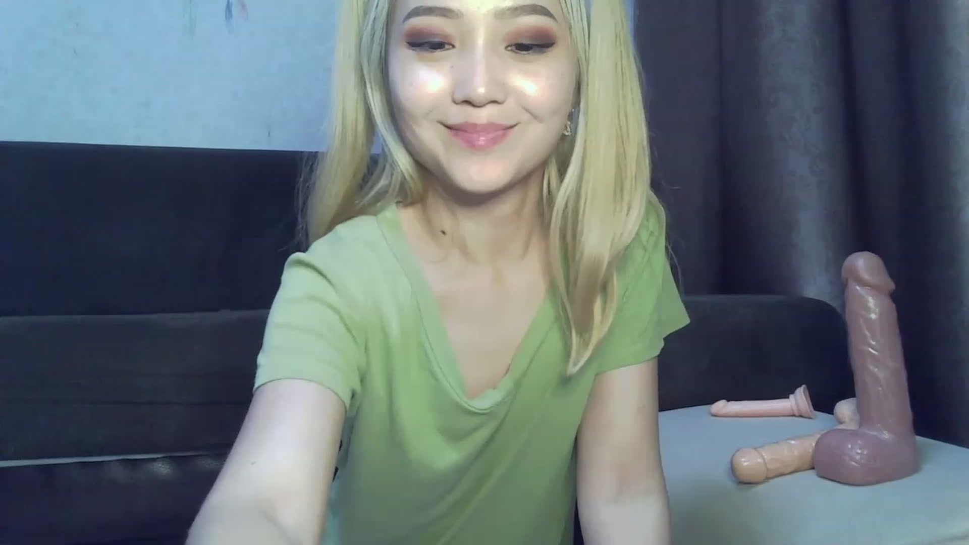 Gallery image thumbnail from SchoolGirl_69's myfreecams stream on, 07/05/2023, 18:18 image 6 of 20