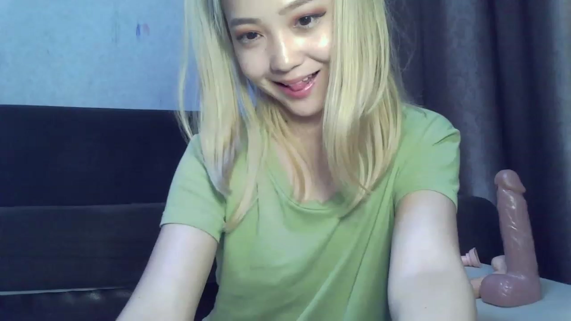 Gallery image thumbnail from SchoolGirl_69's myfreecams stream on, 07/05/2023, 18:18 image 12 of 20
