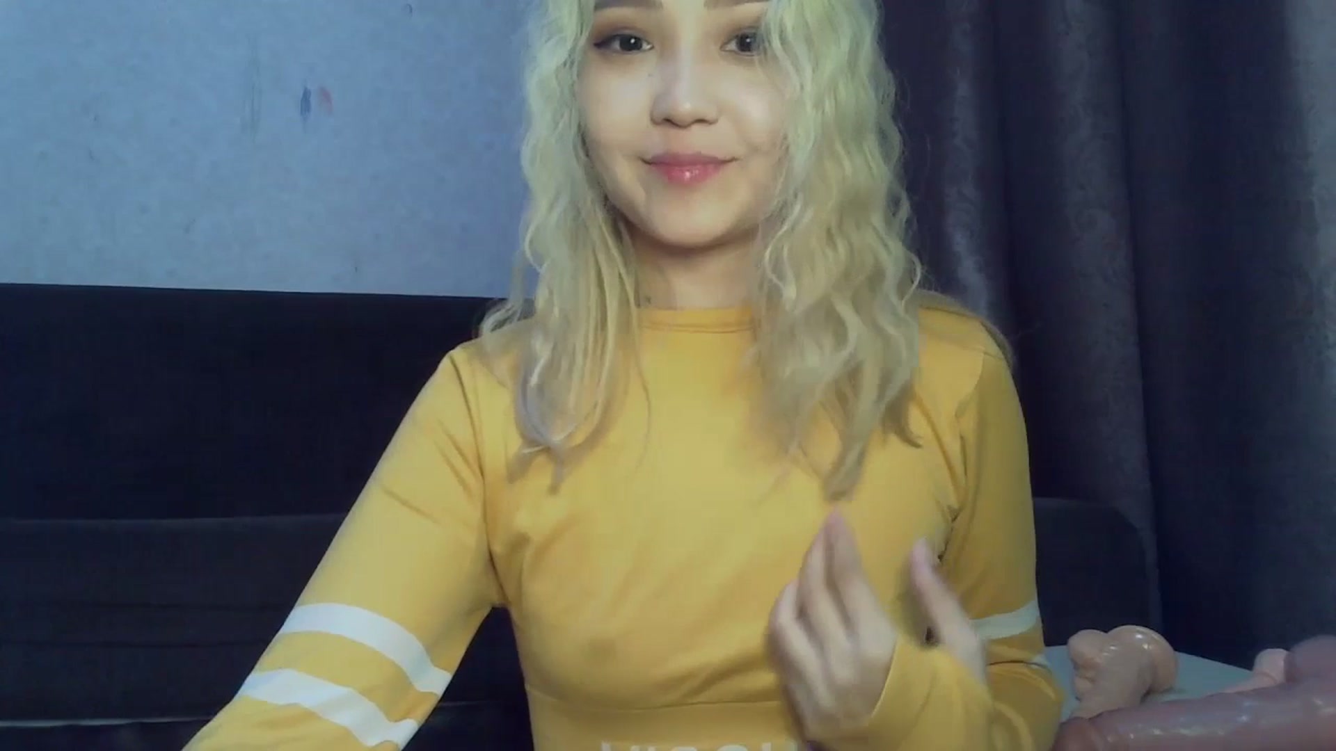 Gallery image thumbnail from SchoolGirl_69's myfreecams stream on, 07/06/2023, 12:03 image 7 of 20