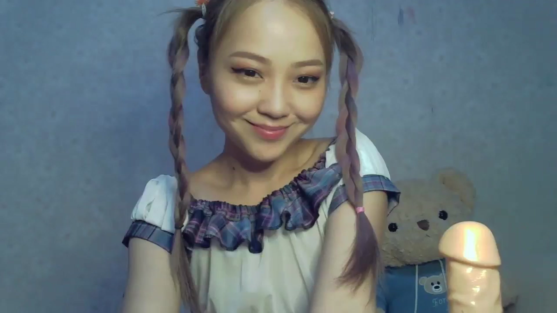Gallery image thumbnail from School_Babe's myfreecams stream on, 03/15/2024, 16:35 image 18 of 20