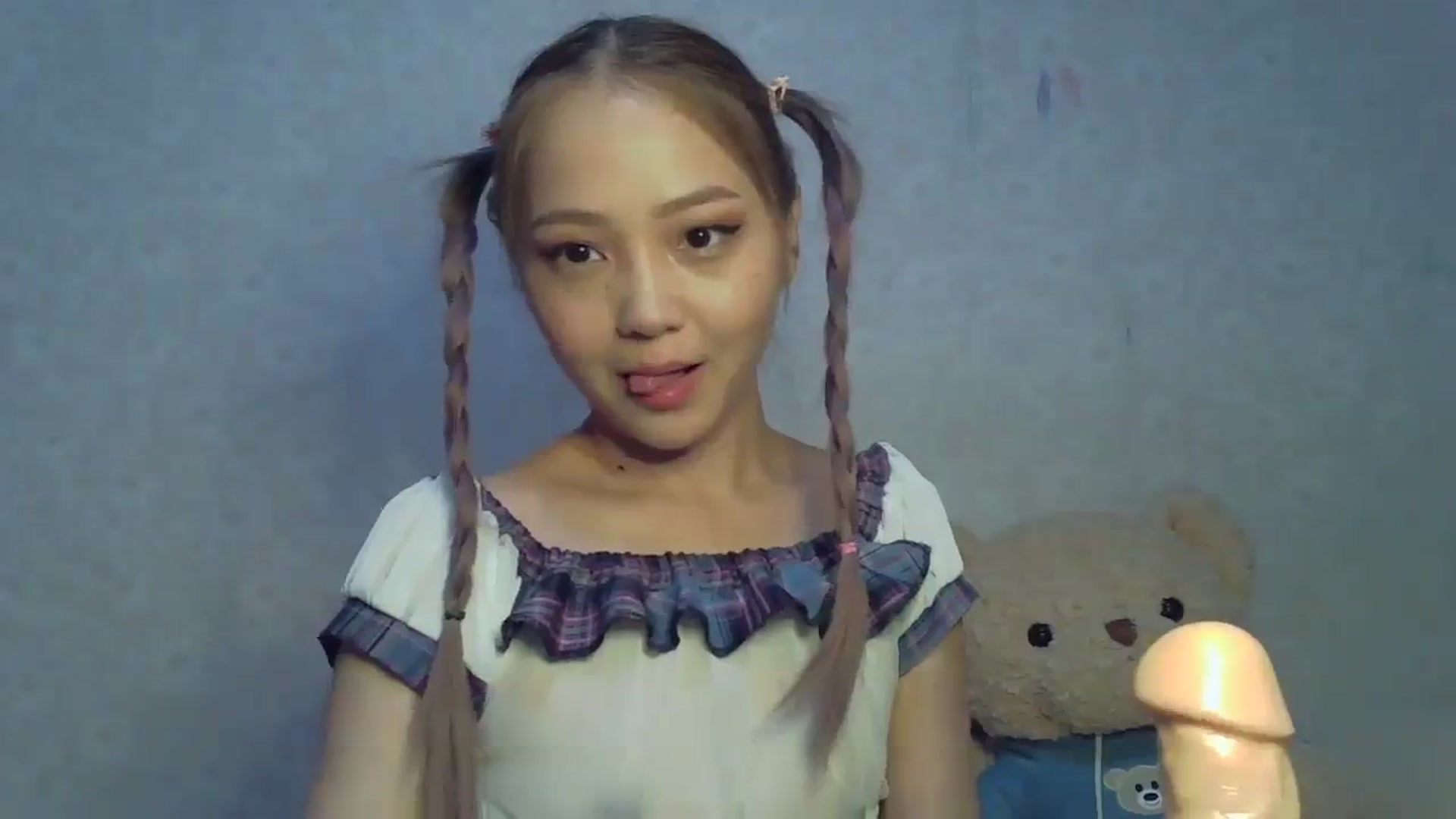 Gallery image thumbnail from School_Babe's myfreecams stream on, 03/15/2024, 16:35 image 7 of 20