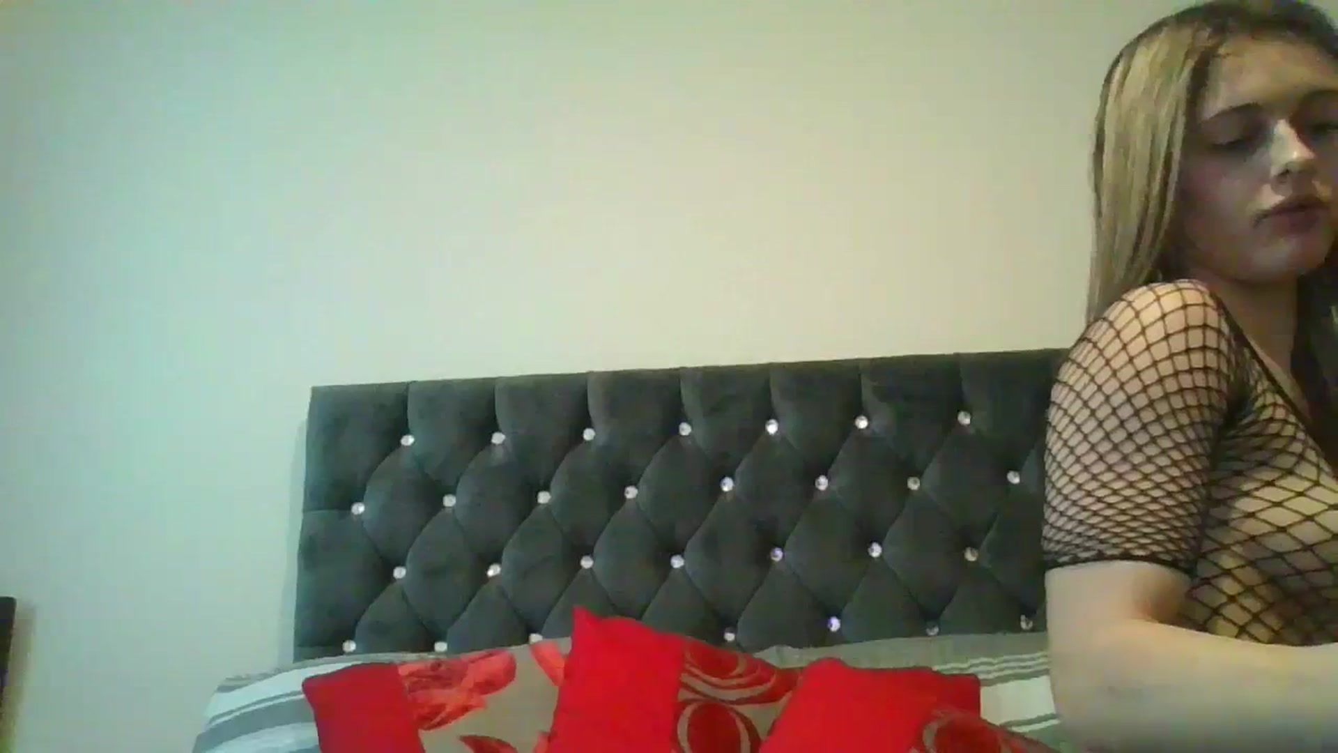 Gallery image thumbnail from Schoolgirl20's myfreecams stream on, 02/12/2024, 13:17 image 6 of 20