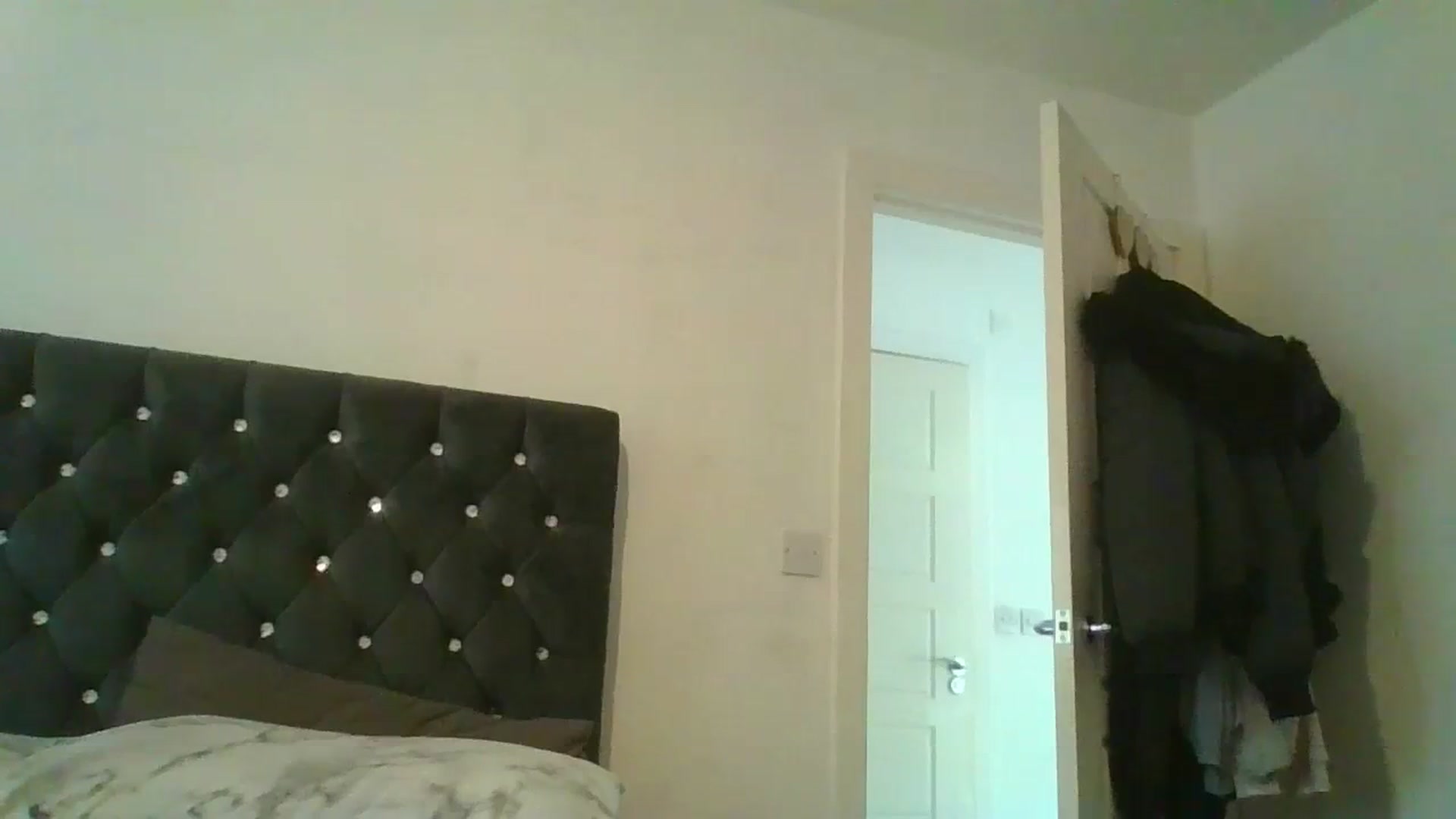 Gallery image thumbnail from Schoolgirl20's myfreecams stream on, 03/19/2024, 17:01 image 17 of 20