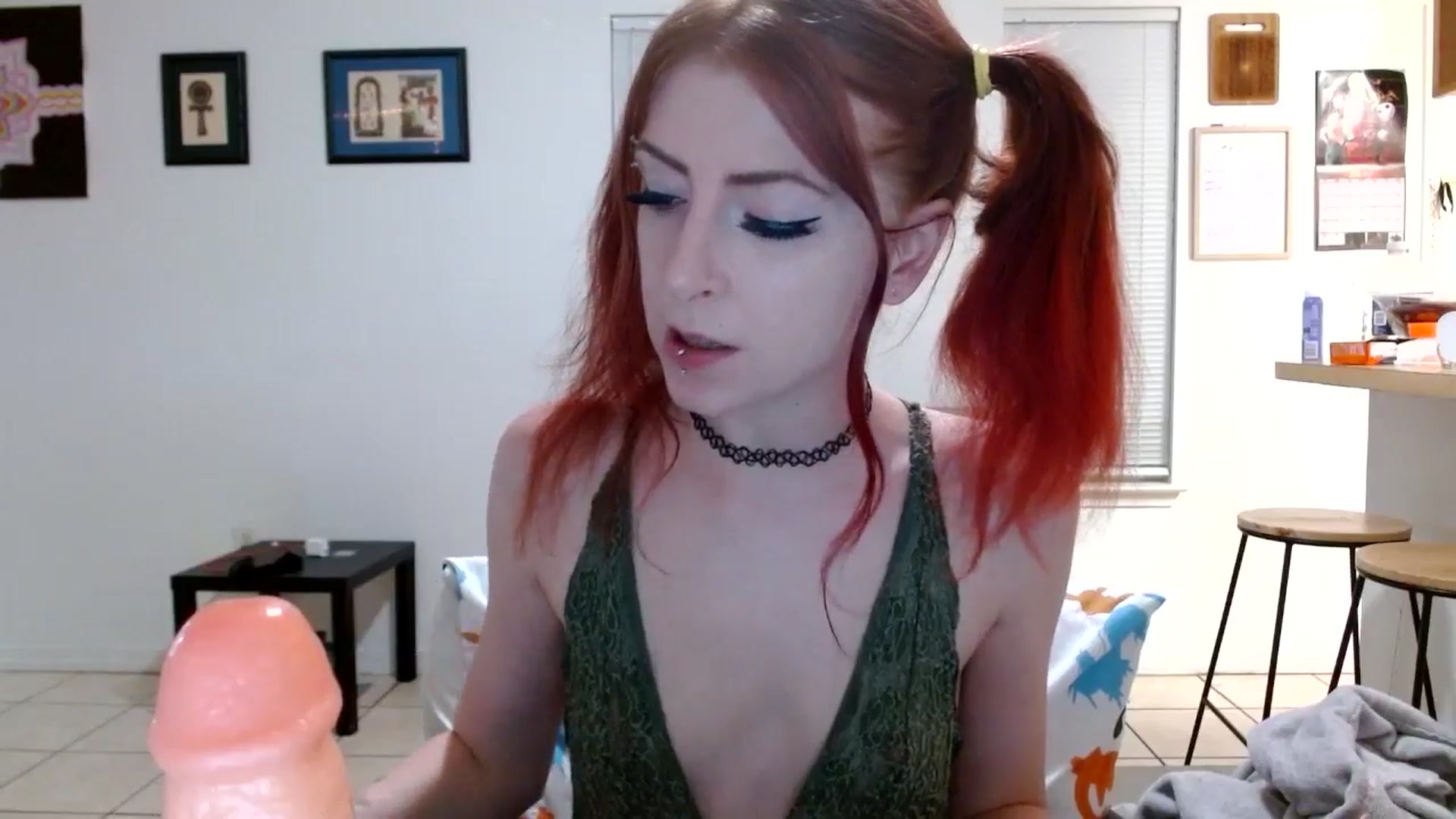 Gallery image thumbnail from SchuylarWitch's myfreecams stream on, 06/09/2025, 24:56 image 15 of 20