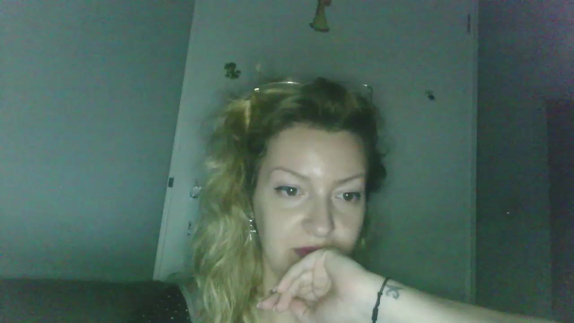 Gallery image thumbnail from ScorpioV's myfreecams stream on, 04/26/2023, 23:32 image 15 of 20