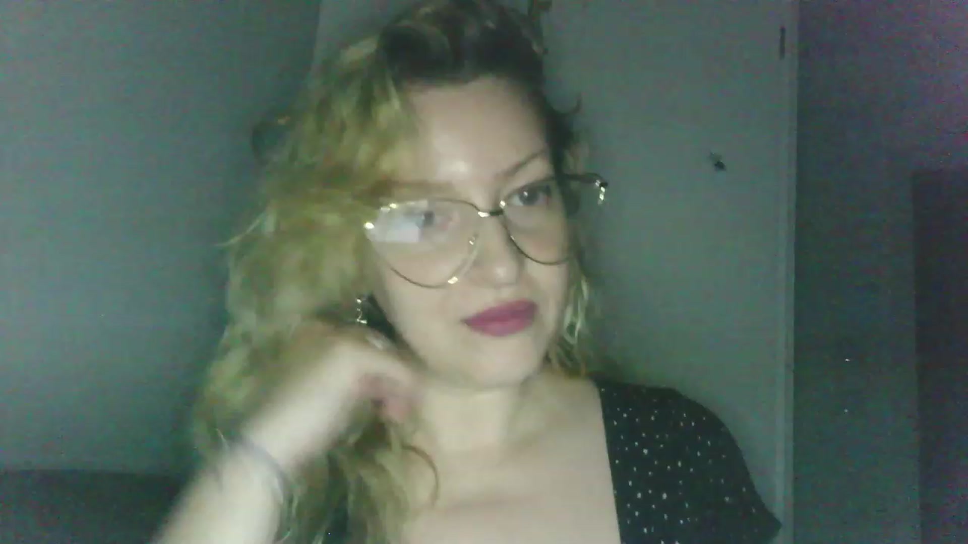 Gallery image thumbnail from ScorpioV's myfreecams stream on, 04/26/2023, 23:32 image 5 of 20
