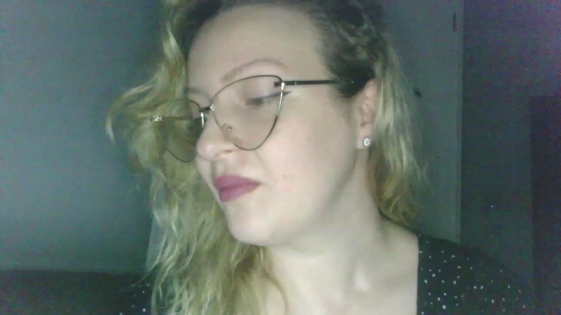 Gallery image thumbnail from ScorpioV's myfreecams stream on, 04/26/2023, 23:32 image 6 of 20
