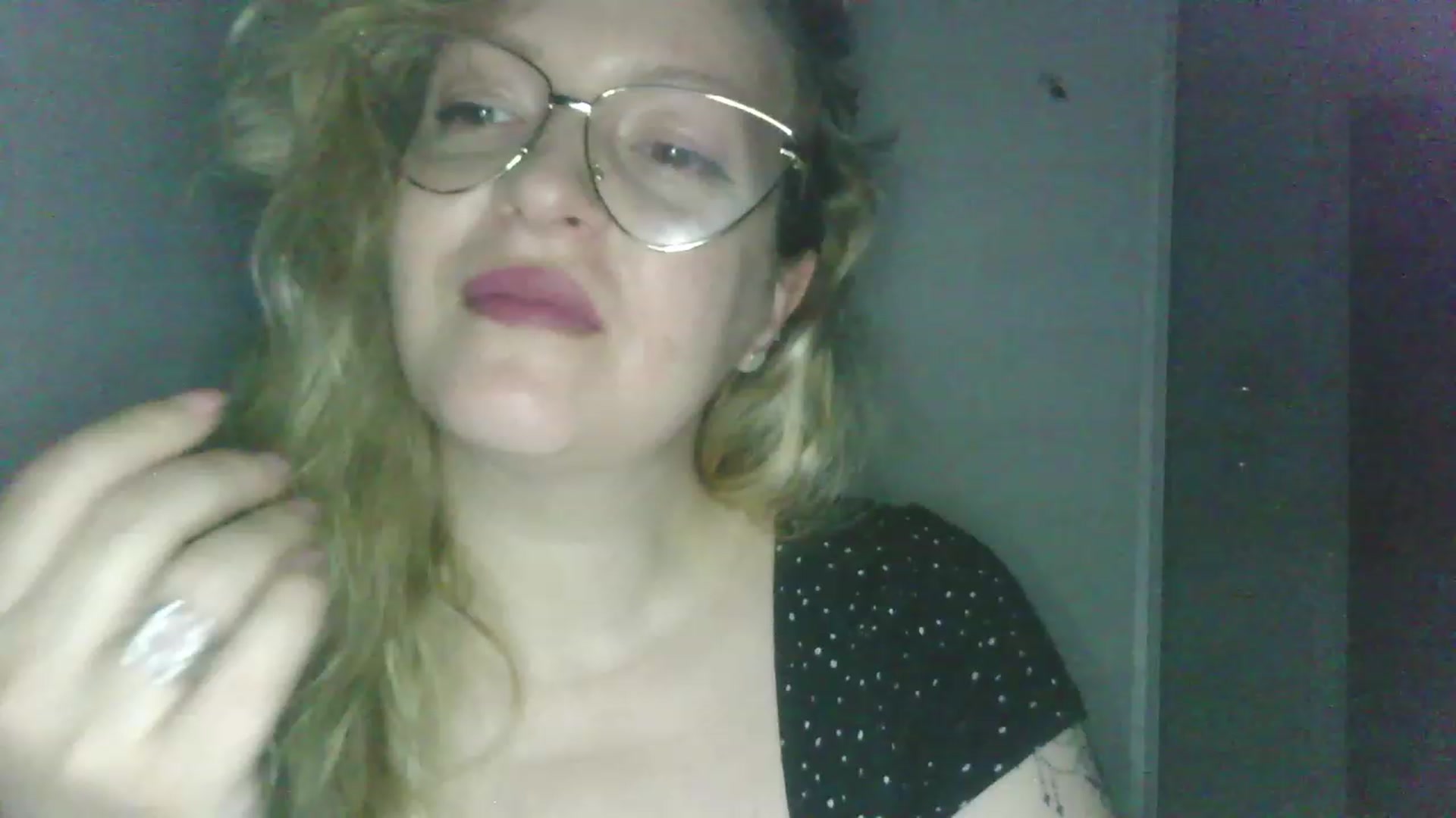 Gallery image thumbnail from ScorpioV's myfreecams stream on, 04/26/2023, 23:32 image 4 of 20