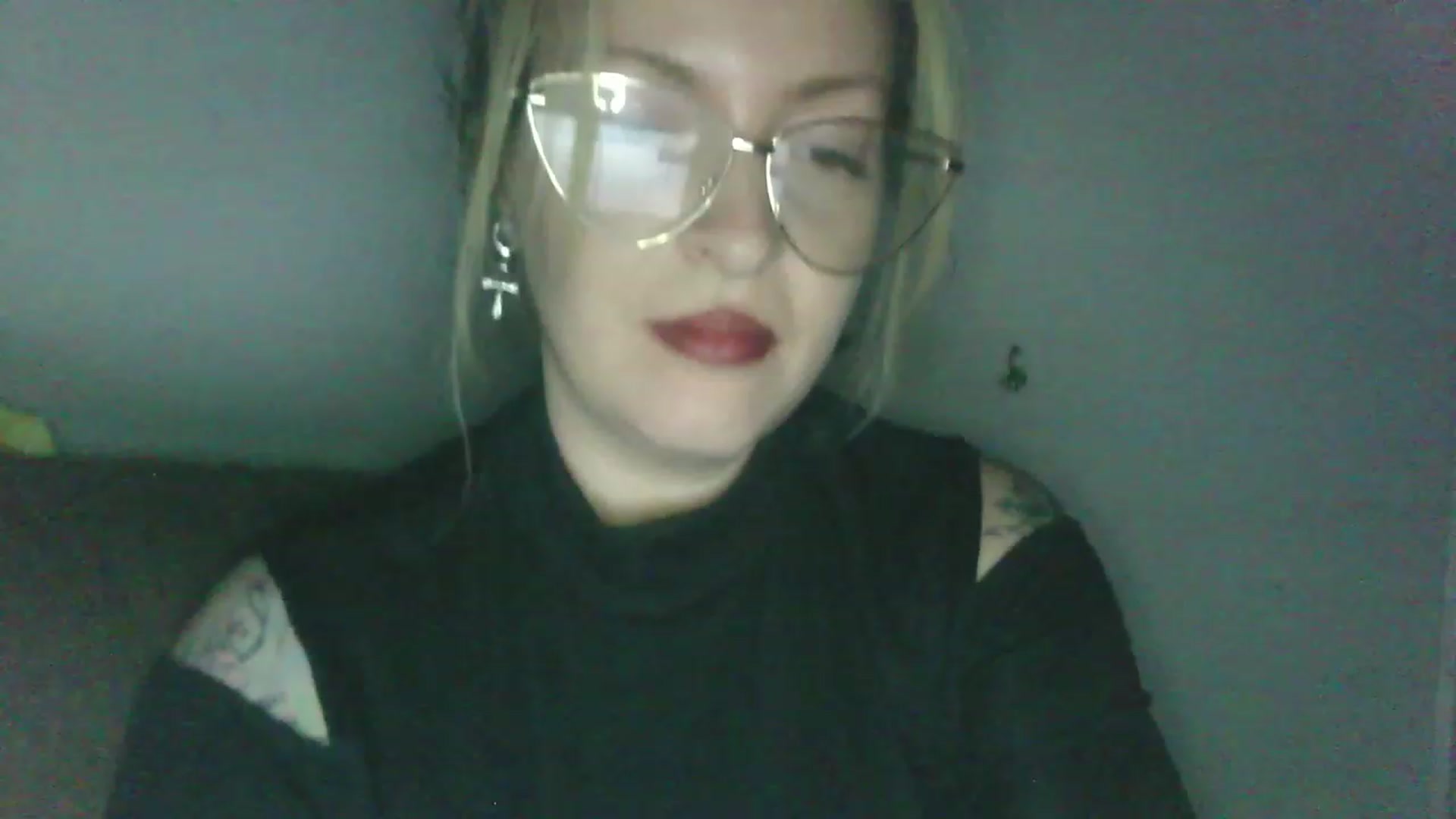 Gallery image thumbnail from ScorpioV's myfreecams stream on, 05/11/2023, 22:15 image 15 of 20