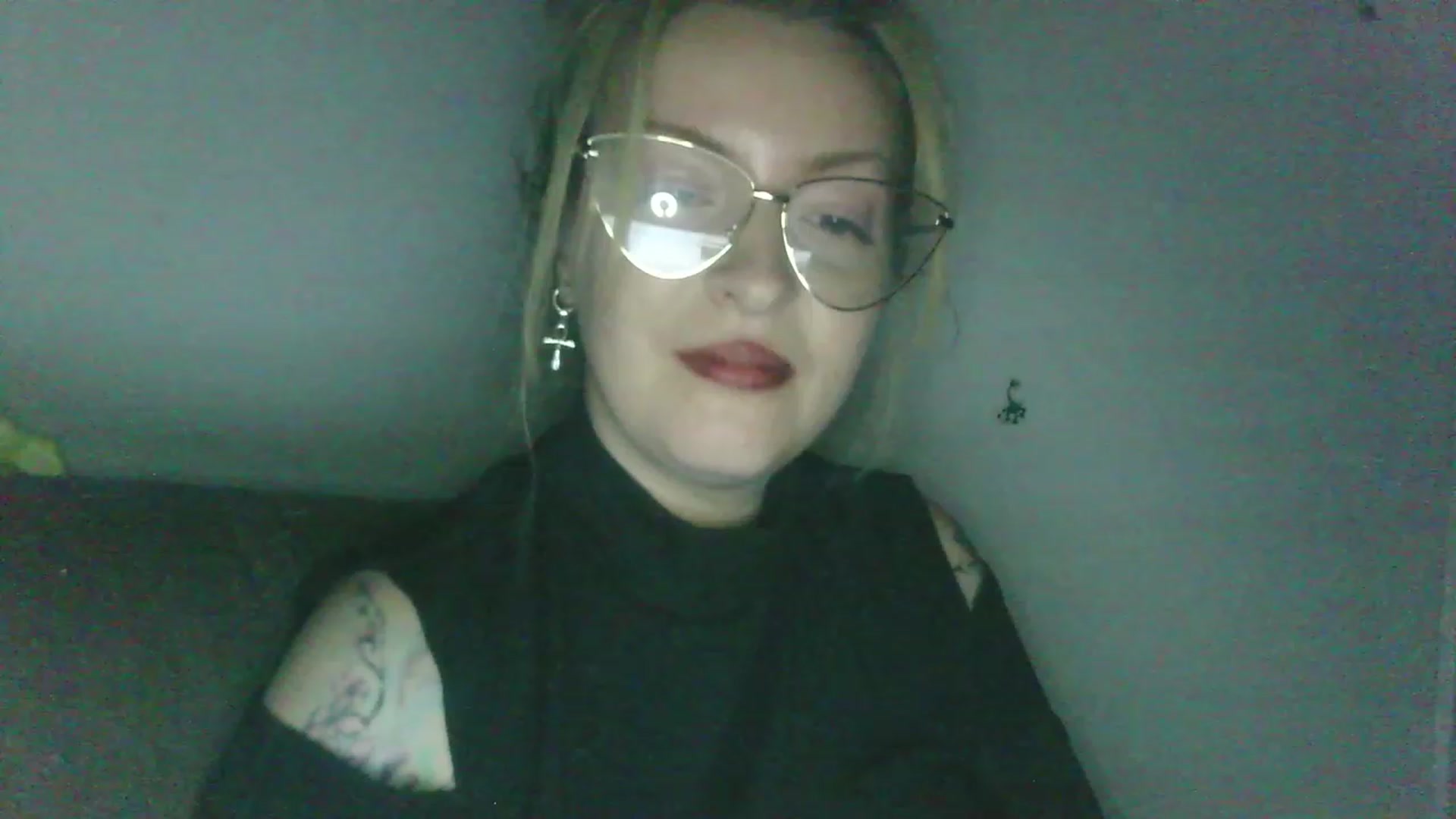 Gallery image thumbnail from ScorpioV's myfreecams stream on, 05/11/2023, 22:15 image 14 of 20