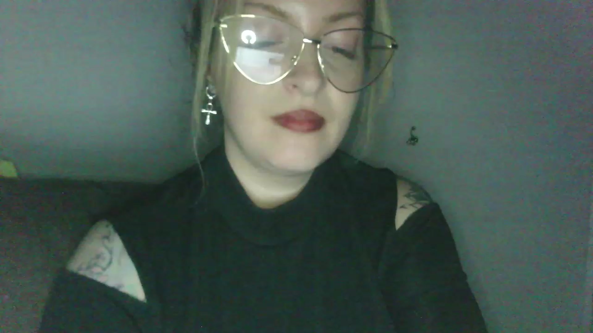Gallery image thumbnail from ScorpioV's myfreecams stream on, 05/11/2023, 22:15 image 12 of 20