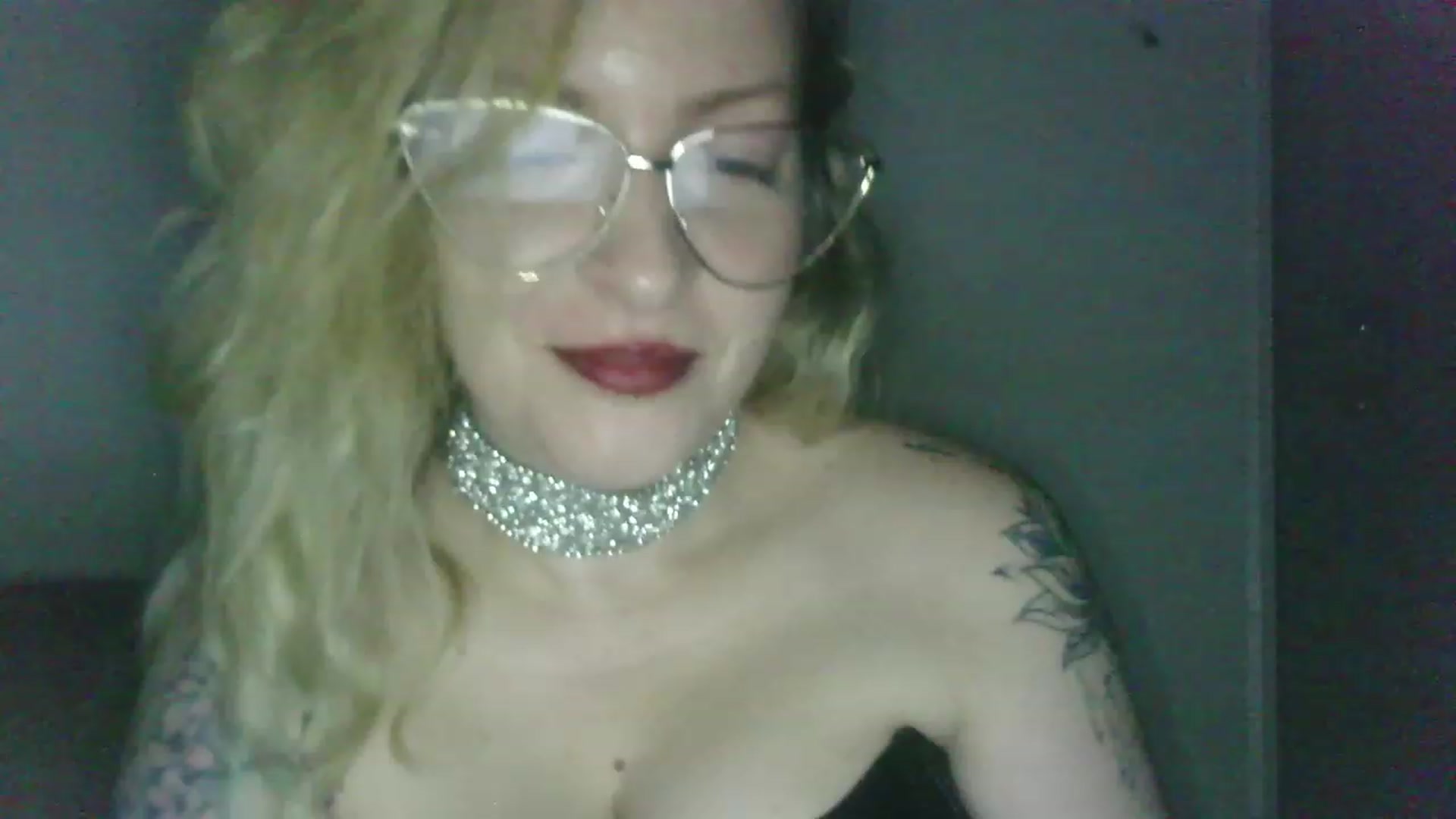 Gallery image thumbnail from ScorpioV's myfreecams stream on, 05/23/2023, 22:24 image 8 of 20