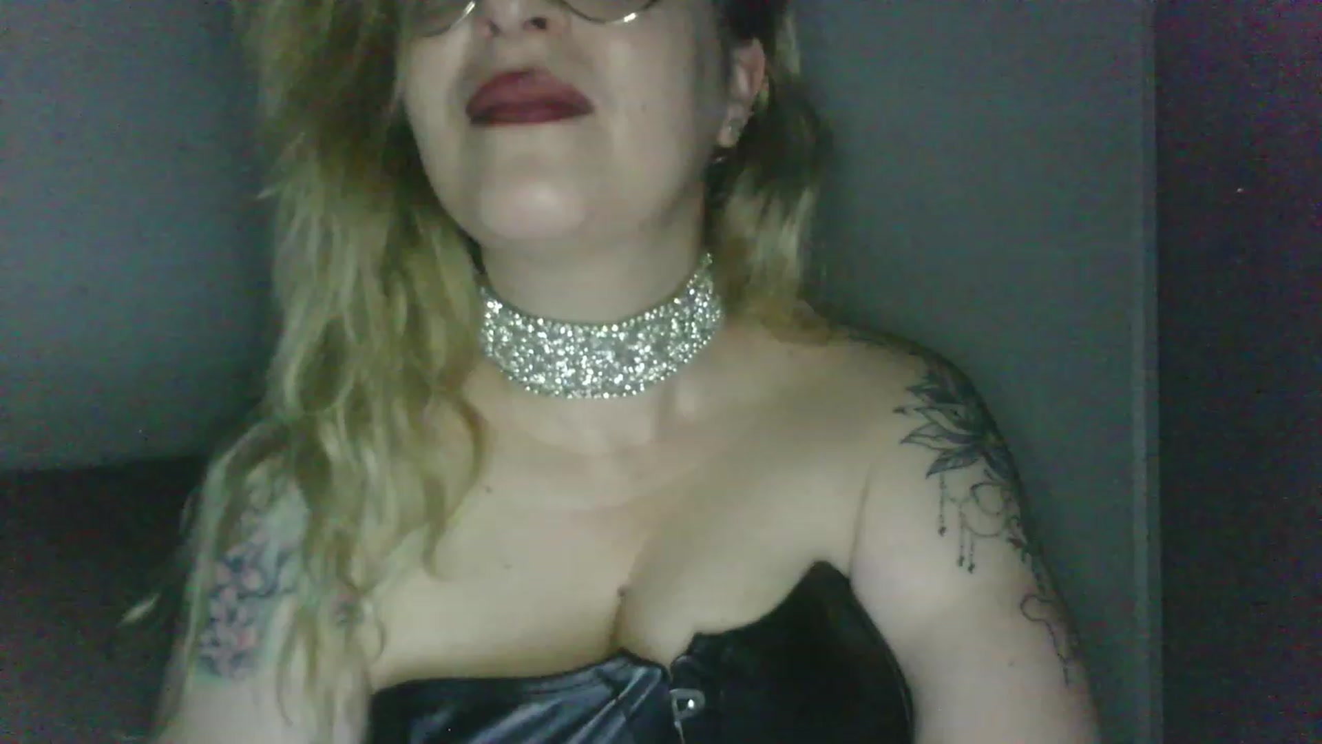 Gallery image thumbnail from ScorpioV's myfreecams stream on, 05/23/2023, 22:24 image 14 of 20