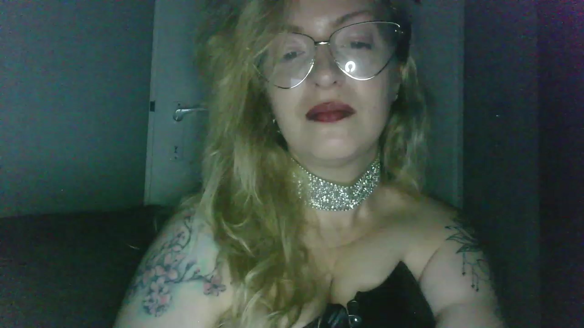 Gallery image thumbnail from ScorpioV's myfreecams stream on, 05/23/2023, 23:31 image 4 of 20