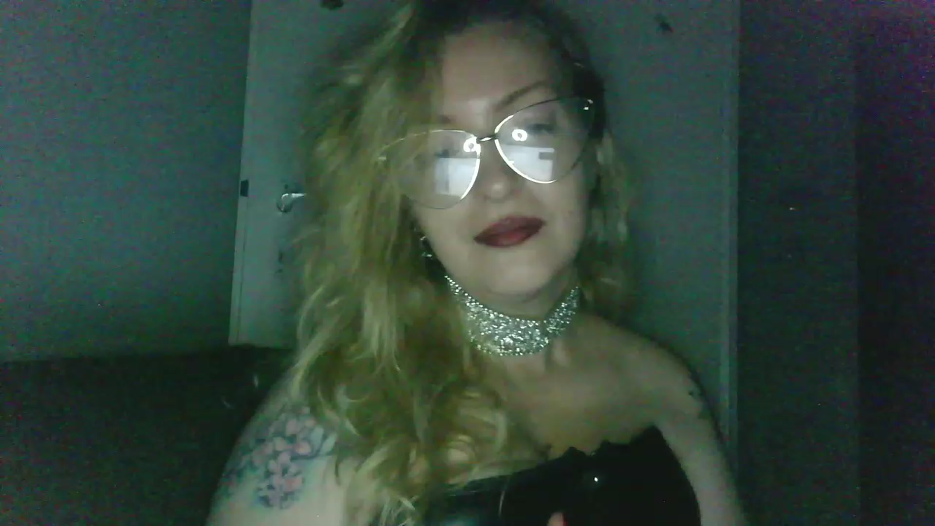 Gallery image thumbnail from ScorpioV's myfreecams stream on, 05/23/2023, 23:31 image 8 of 20