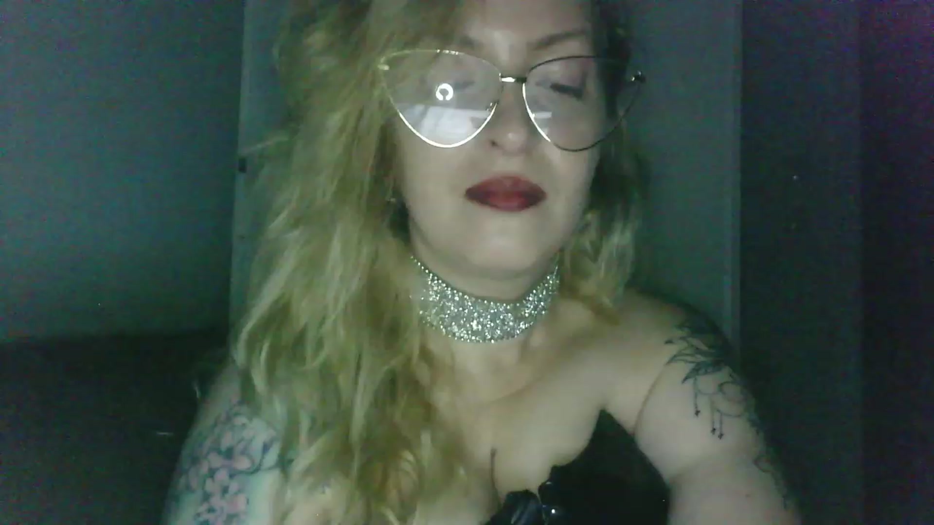 Gallery image thumbnail from ScorpioV's myfreecams stream on, 05/23/2023, 23:31 image 2 of 20