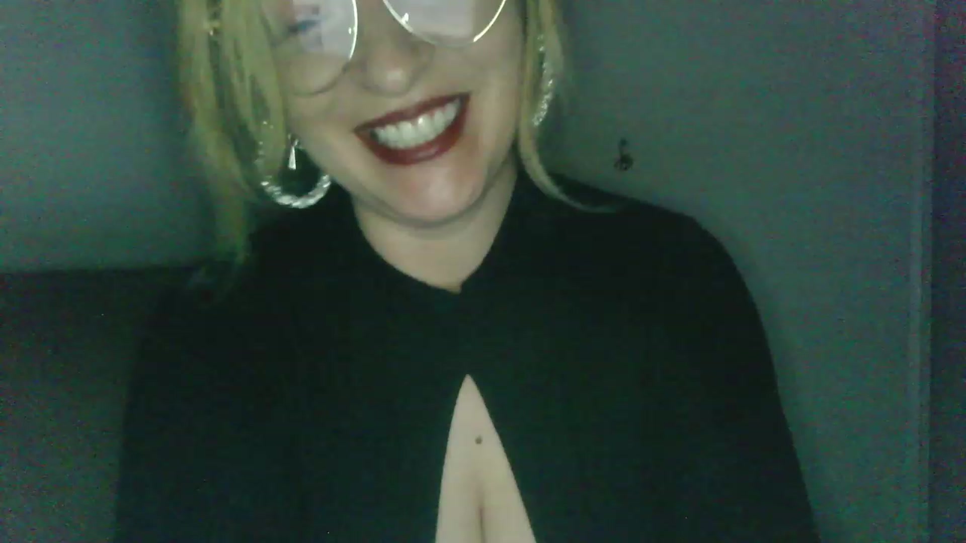 Gallery image thumbnail from ScorpioV's myfreecams stream on, 05/28/2023, 22:37 image 10 of 20