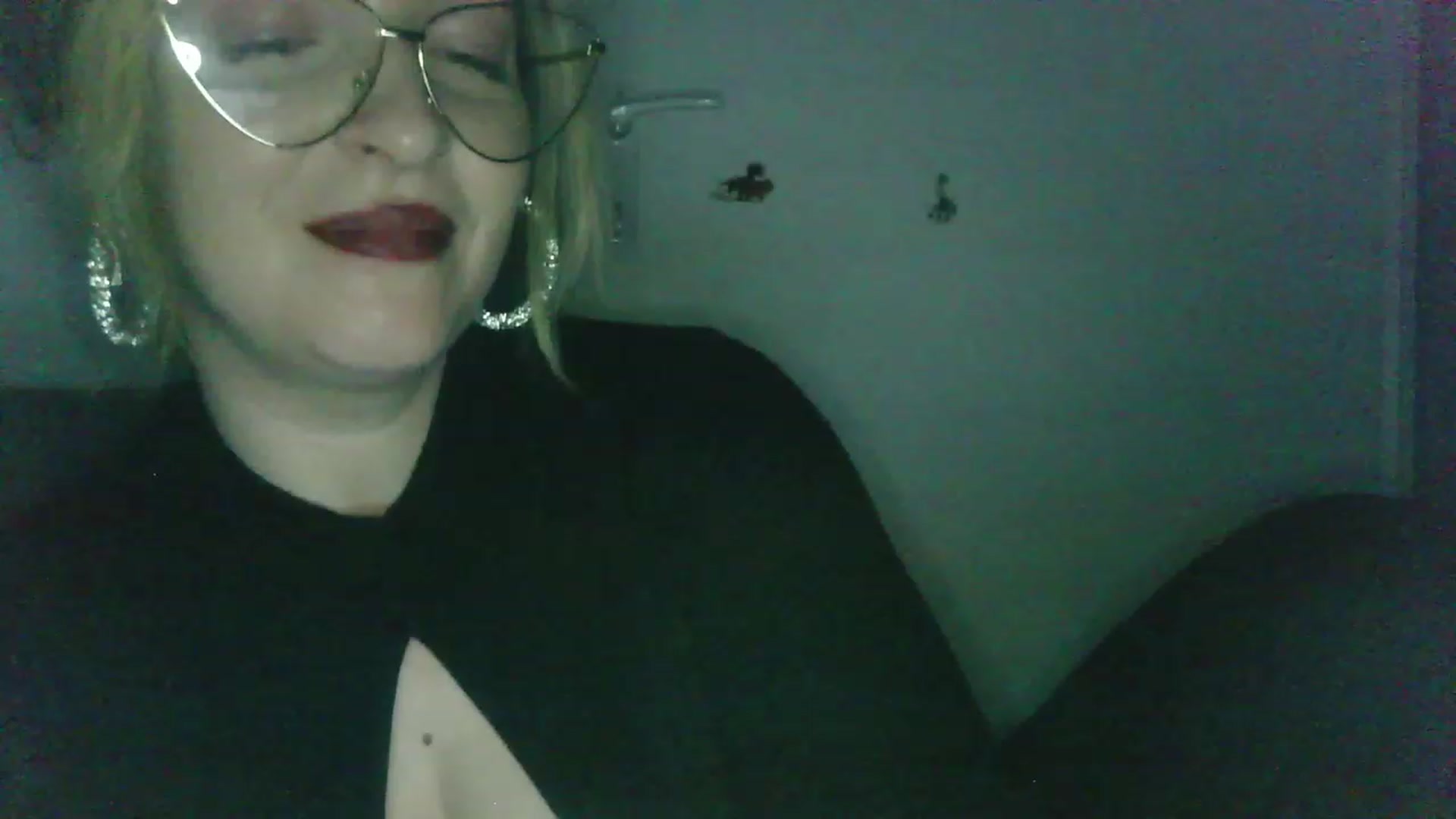 Gallery image thumbnail from ScorpioV's myfreecams stream on, 05/28/2023, 22:37 image 13 of 20