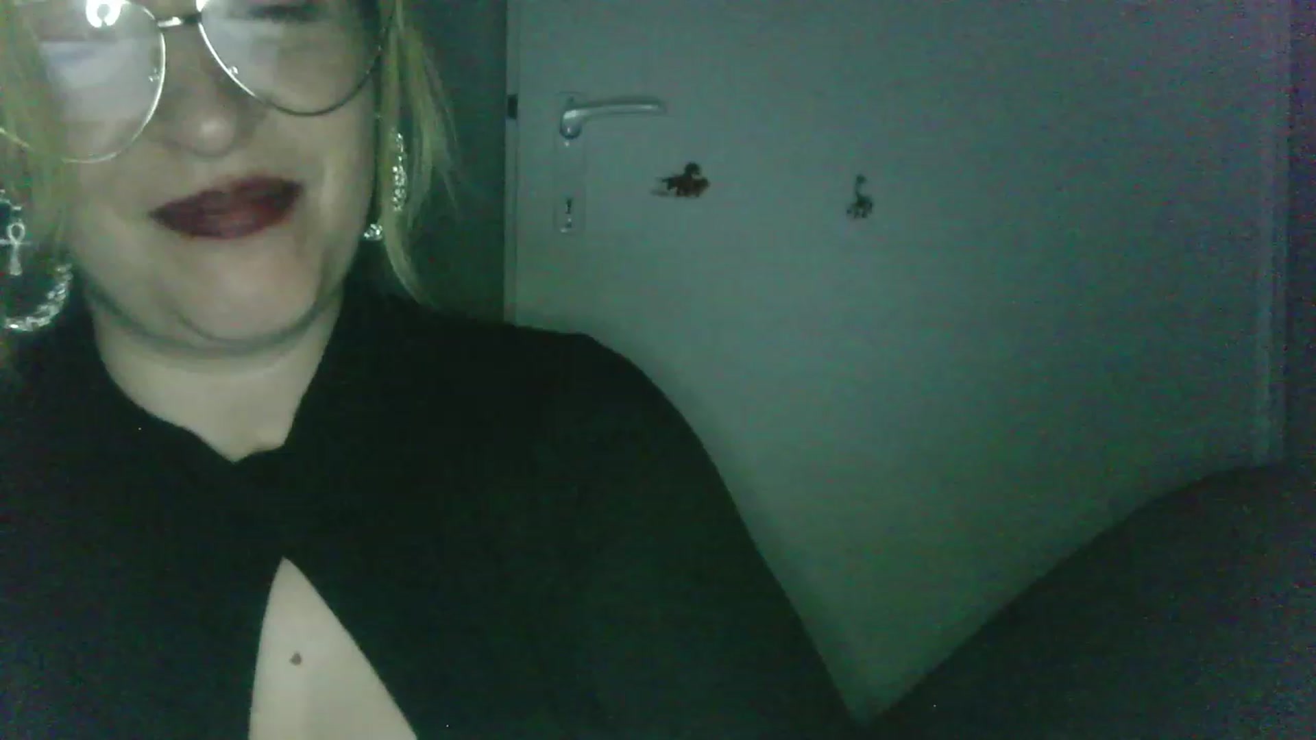 Gallery image thumbnail from ScorpioV's myfreecams stream on, 05/28/2023, 22:37 image 17 of 20