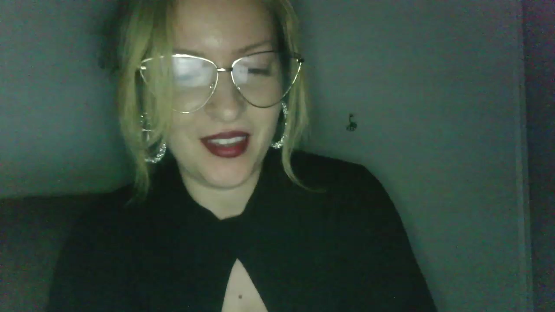 Gallery image thumbnail from ScorpioV's myfreecams stream on, 05/28/2023, 22:37 image 4 of 20