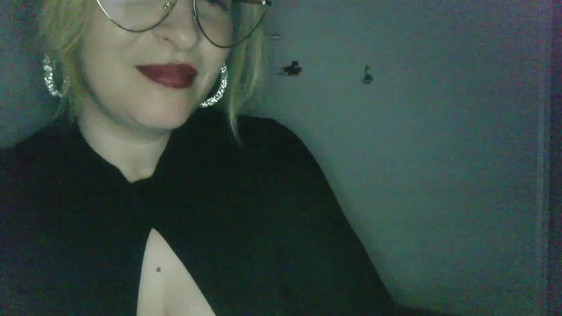 Gallery image thumbnail from ScorpioV's myfreecams stream on, 05/28/2023, 22:37 image 16 of 20