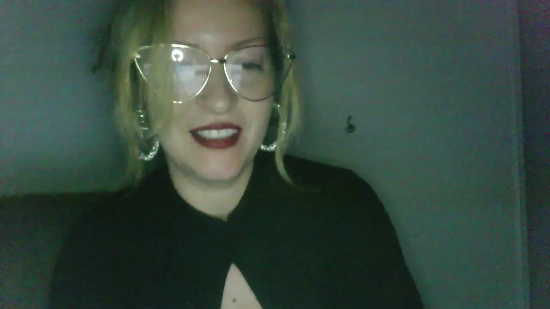 Gallery image thumbnail from ScorpioV's myfreecams stream on, 05/28/2023, 22:37 image 9 of 20