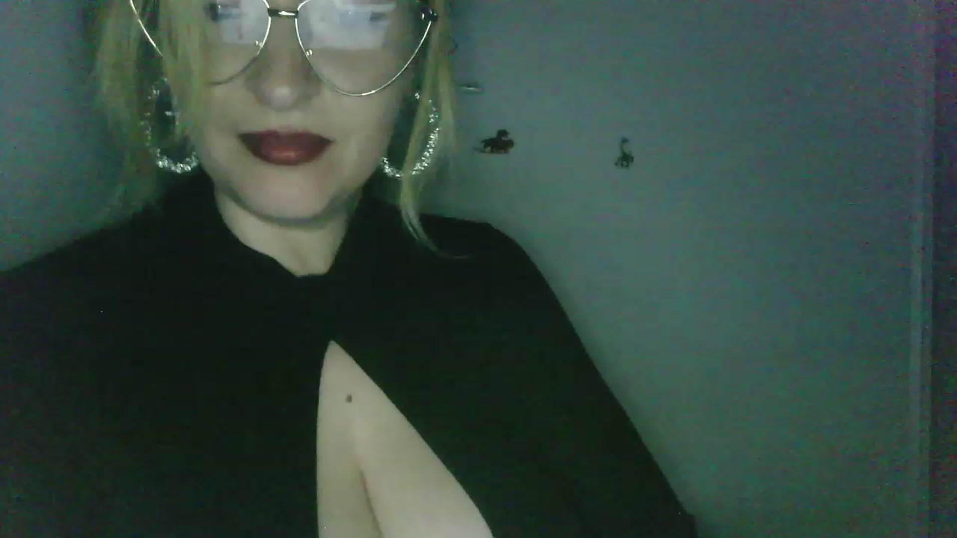 Gallery image thumbnail from ScorpioV's myfreecams stream on, 05/28/2023, 22:37 image 15 of 20