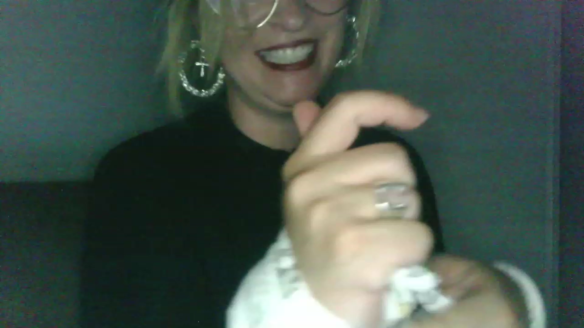 Gallery image thumbnail from ScorpioV's myfreecams stream on, 05/31/2023, 23:33 image 9 of 20