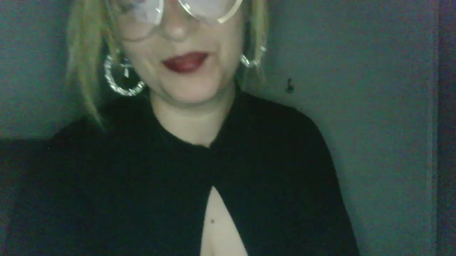 Gallery image thumbnail from ScorpioV's myfreecams stream on, 05/31/2023, 23:33 image 7 of 20