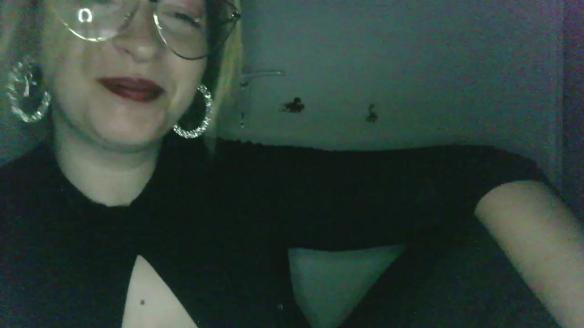 Gallery image thumbnail from ScorpioV's myfreecams stream on, 05/31/2023, 23:33 image 18 of 20
