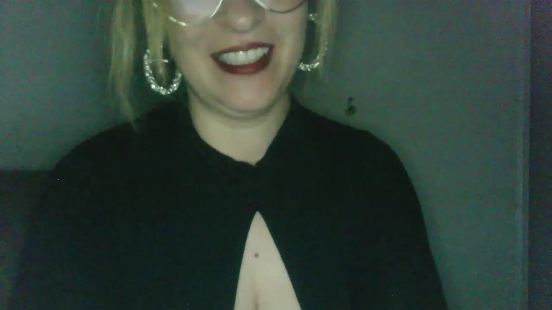 Gallery image thumbnail from ScorpioV's myfreecams stream on, 05/31/2023, 23:33 image 4 of 20